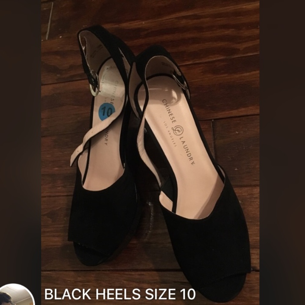 BLACK HEELS SIZE 10